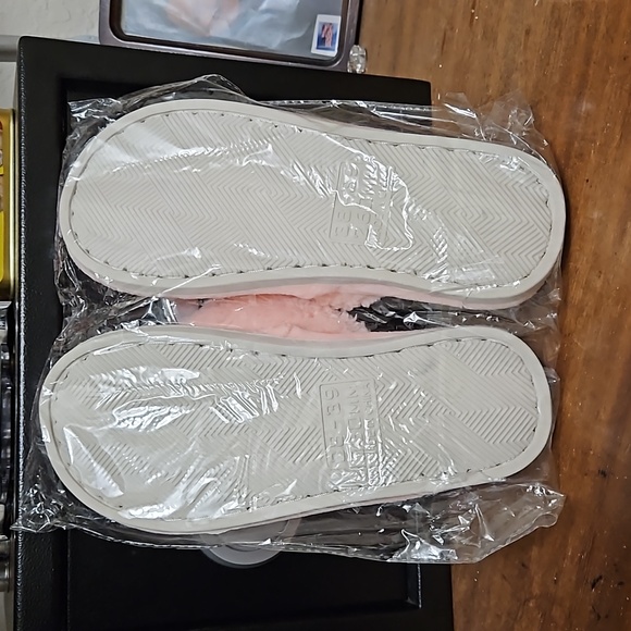 Fluffy soft bunny slippers - Picture 2 of 2